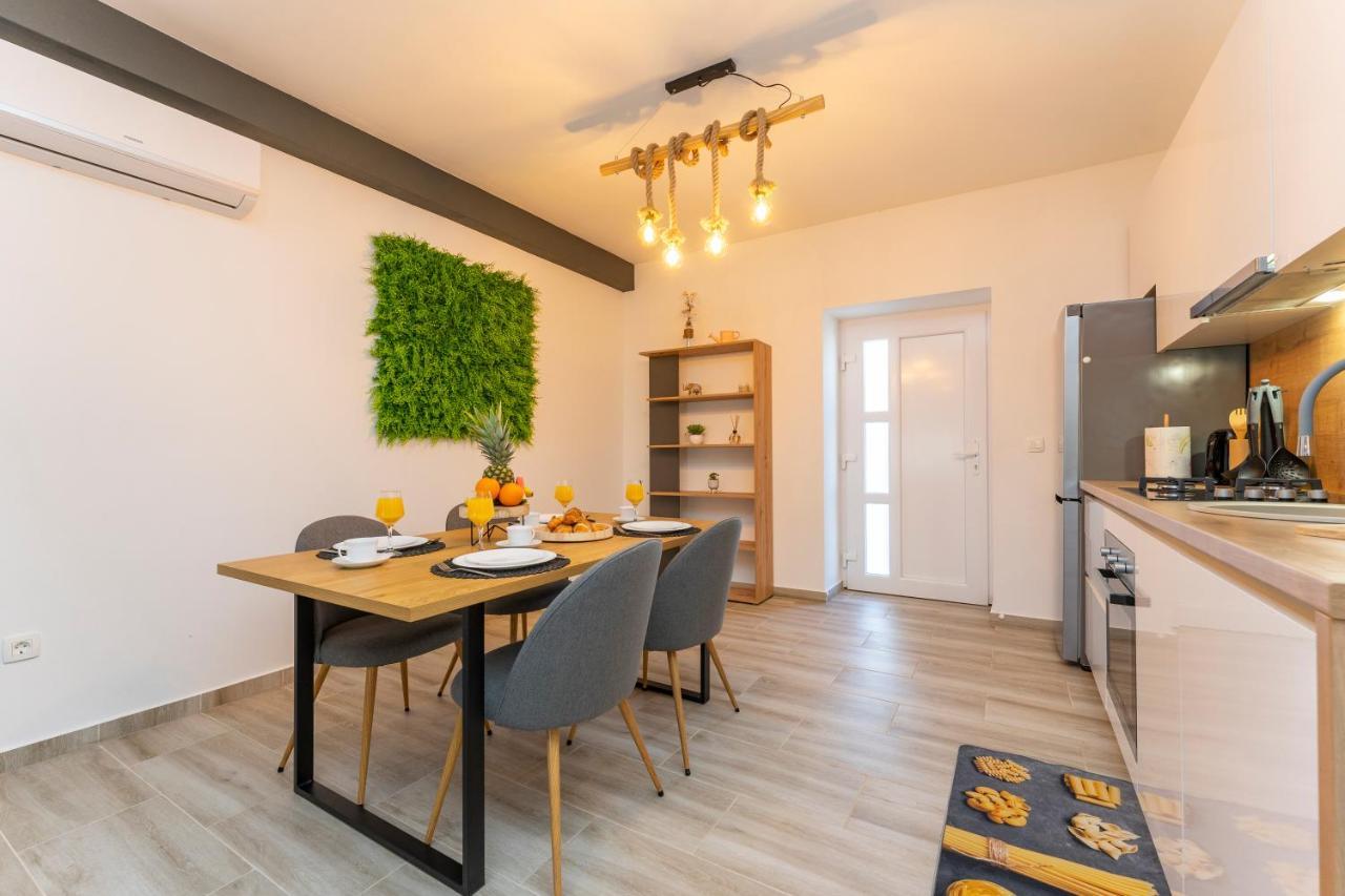 Apartmani Dmarie プリヴラカ エクステリア 写真