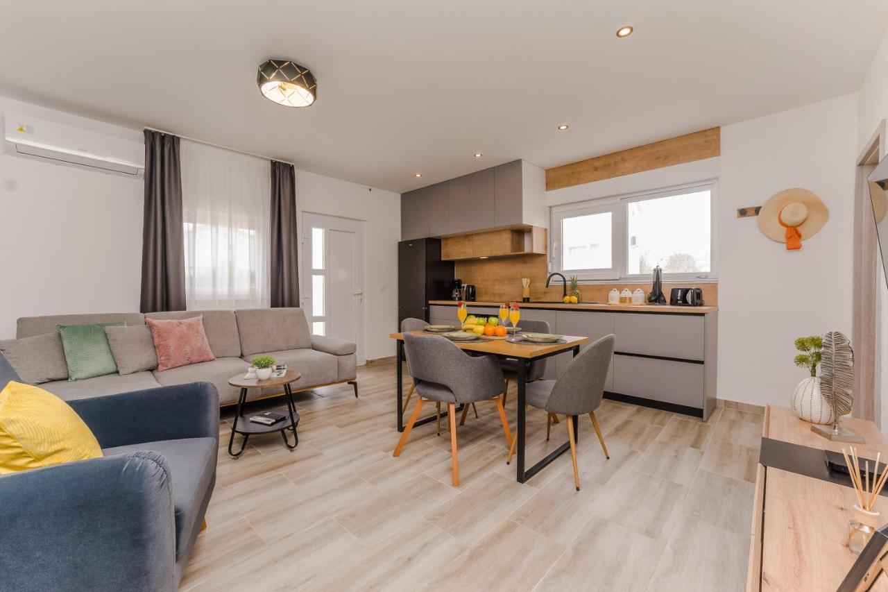 Apartmani Dmarie プリヴラカ エクステリア 写真
