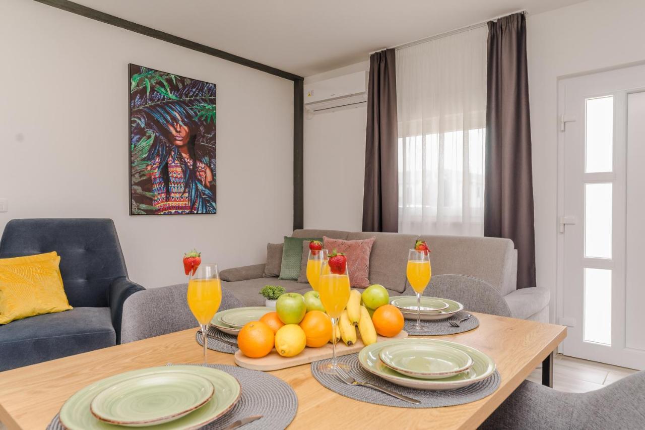 Apartmani Dmarie プリヴラカ エクステリア 写真